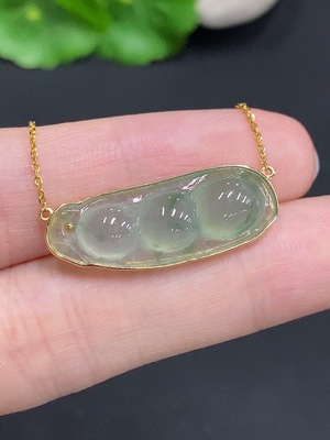 F30554654 Jadeite Lucky Bean Pendant 18k Gold Total Weight Approx. 4.4g (Including Chain)