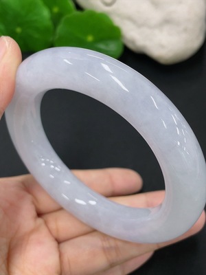 F41934072 翡翠圆条手镯 圈口53.8mm 货品总约重85.9g