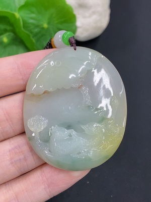 F46555603 翡翠鸳鸯挂件 货品总重量约33.4克（含绳重）