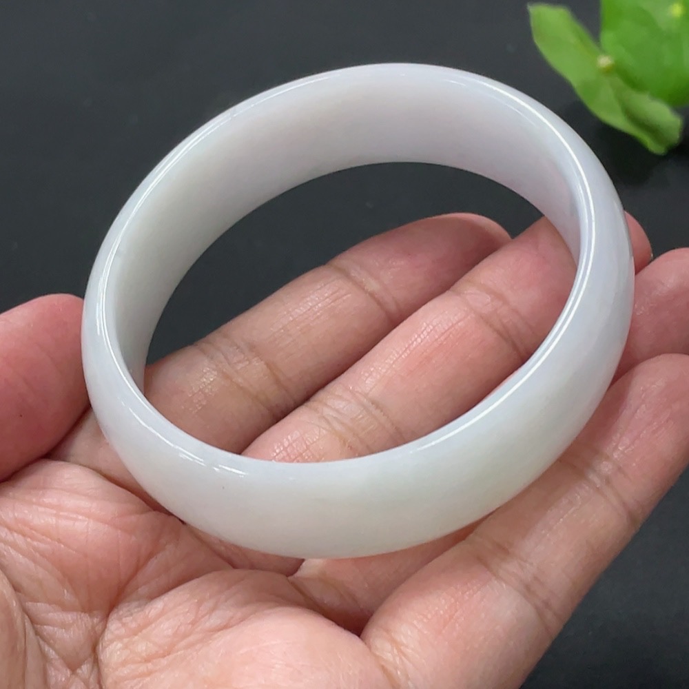 F33874830 Imperial Jadeite Bracelet, Inner/Outer Diameter 55.8/50mm, Total Weight Approx. 51.22g