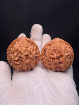 W34048461 Walnut, total weight approx. 48g, size approx. 42.9mm