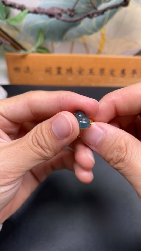 F35115885 Jadeite gourd inlaid ring Non-gold inlaid Adjustable size Total weight about 2.43g