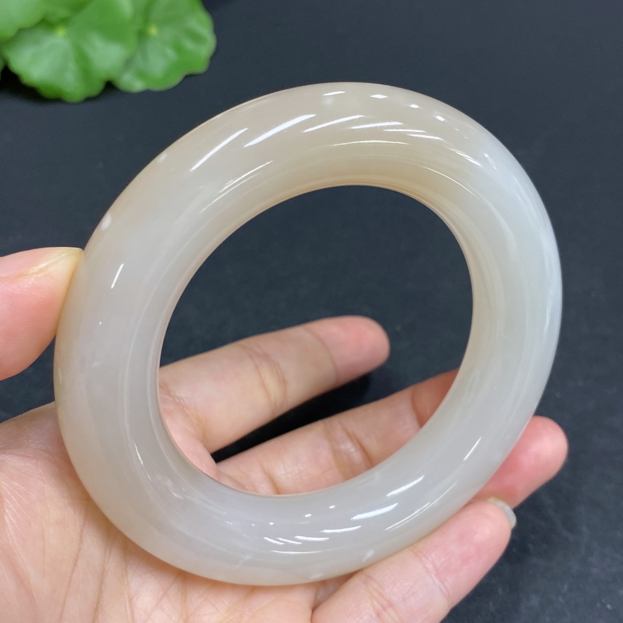 H33879225 Hetian Jade Round Bangle, Size 54.4, Total Weight Approx. 103.6g