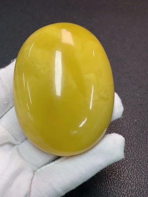 C32817208 Amber and Beeswax Pendant, Total Weight Approx. 64.66g