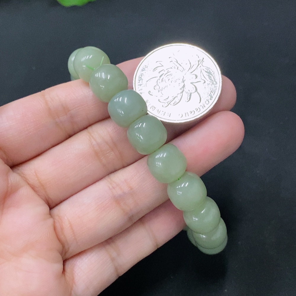 H22434289 Hetian Jade Bracelet, Approx. 10mm Beads, Total Weight Approx. 33.4g