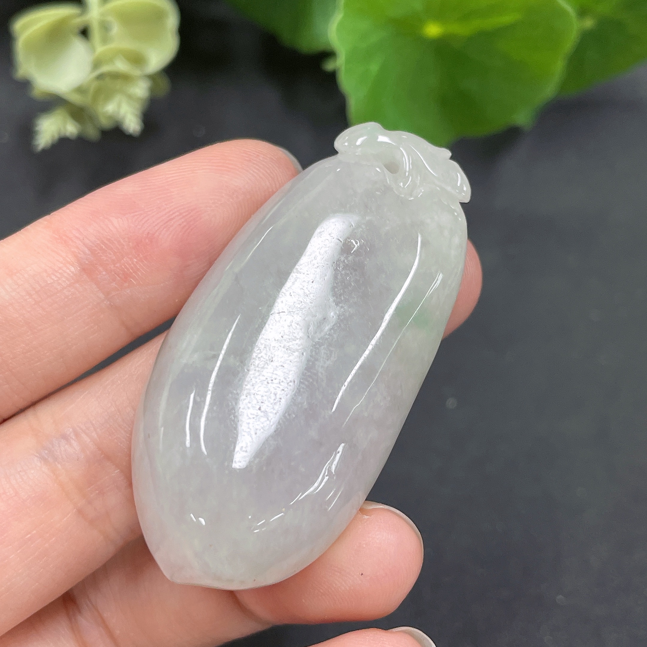 F08841693 Jadeite Pendant Fu Gua