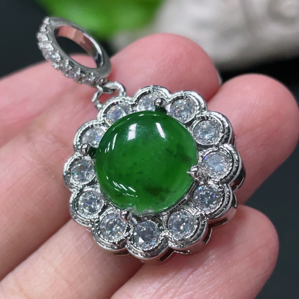F33935641 Jadeite Inlaid Pendant Non-Gold Total Weight Approx. 6.24g