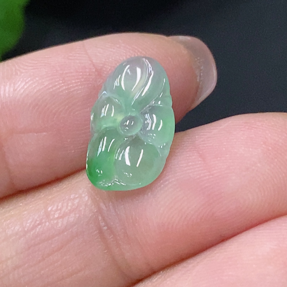 F34076117 Jadeite inlay piece, total weight approx. 0.54g