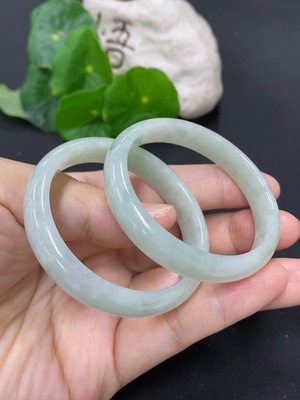 F46594366 翡翠手镯 一手走
