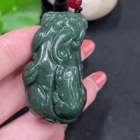 H35113206 Hetian Jade Pendant Pixiu