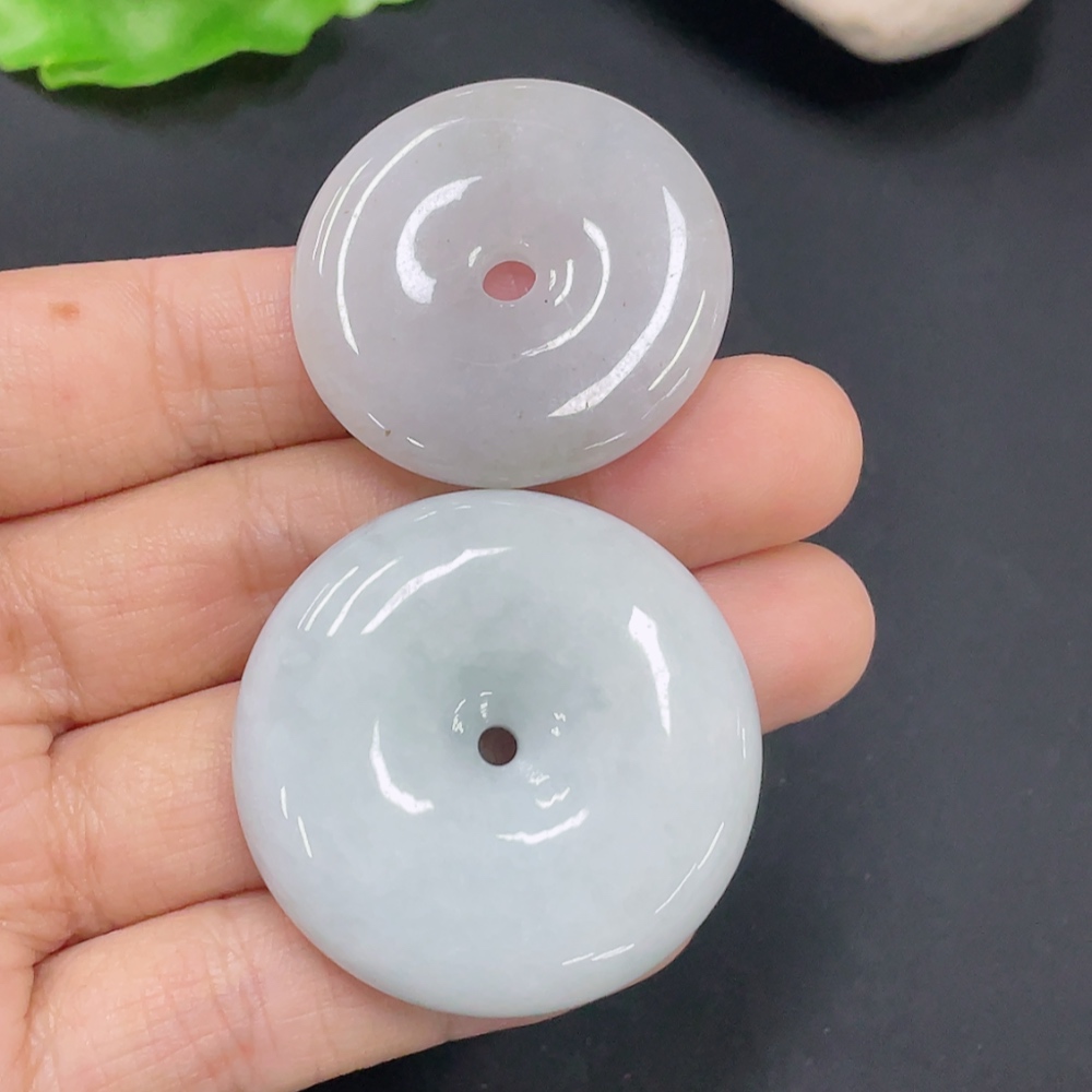 F31690885 Jadeite Pendant One Lot