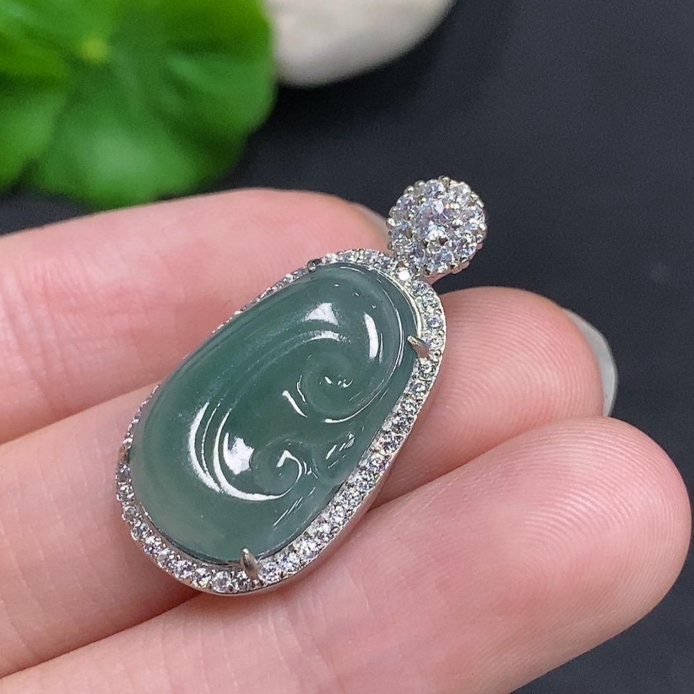 F33941576 Jadeite Ruyi Inlaid Pendant, Non-Gold Inlaid, Total Weight Approximately 4 Grams