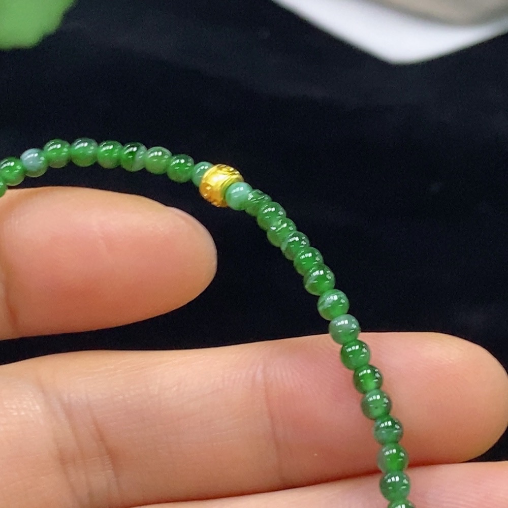 F32789631 Jadeite bracelet, approx. 2.8mm, total weight approx. 3.5g, non-gold