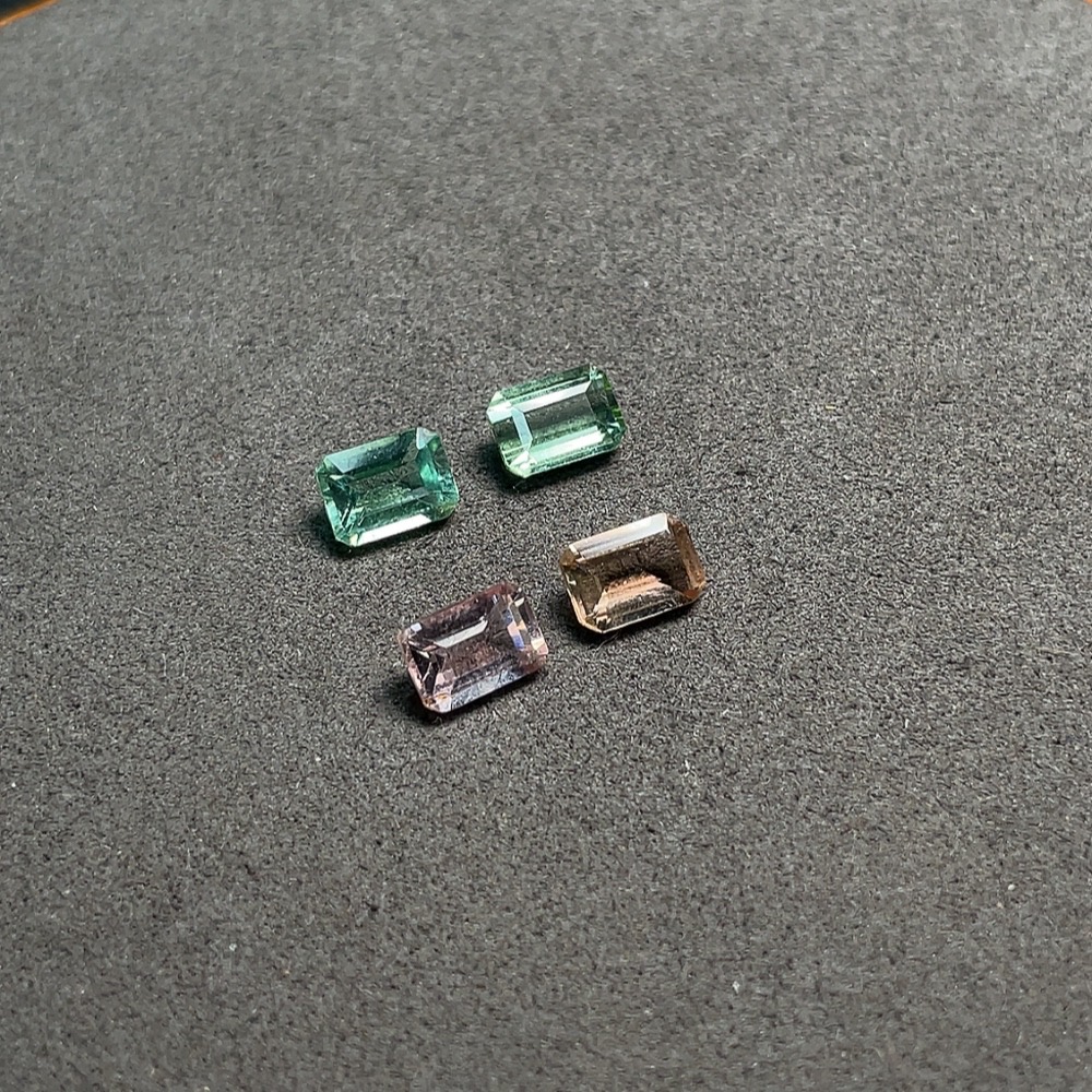 C30510700 Tourmaline Rough Stone Total Weight Approx. 3.79ct