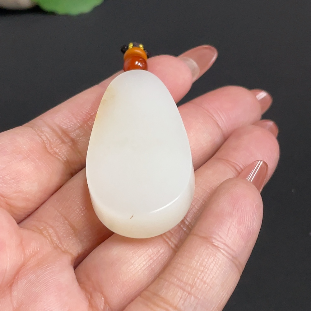 H35100009 Hetian Jade Pendant Avalokitesvara Total Weight Approx. [with rope] 27.9g Undetermined Skin Color Formation