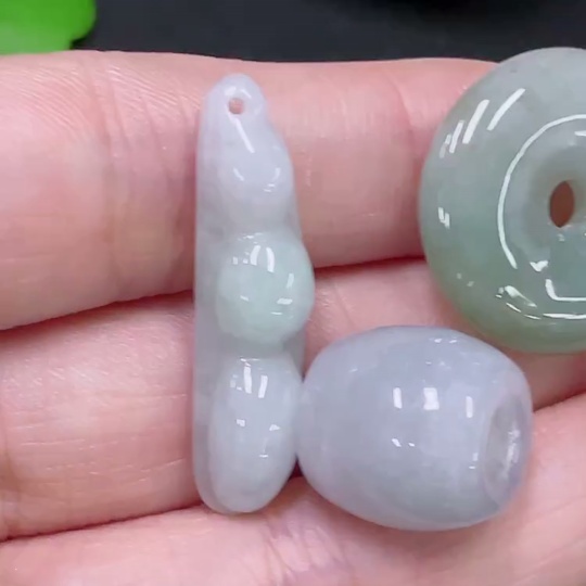 F33892325 Jadeite Pendants Sell as a Lot