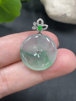 F17853022 JadeitePeace Knot Pendant with 18K Gold, Total Weight Approximately 3.2g