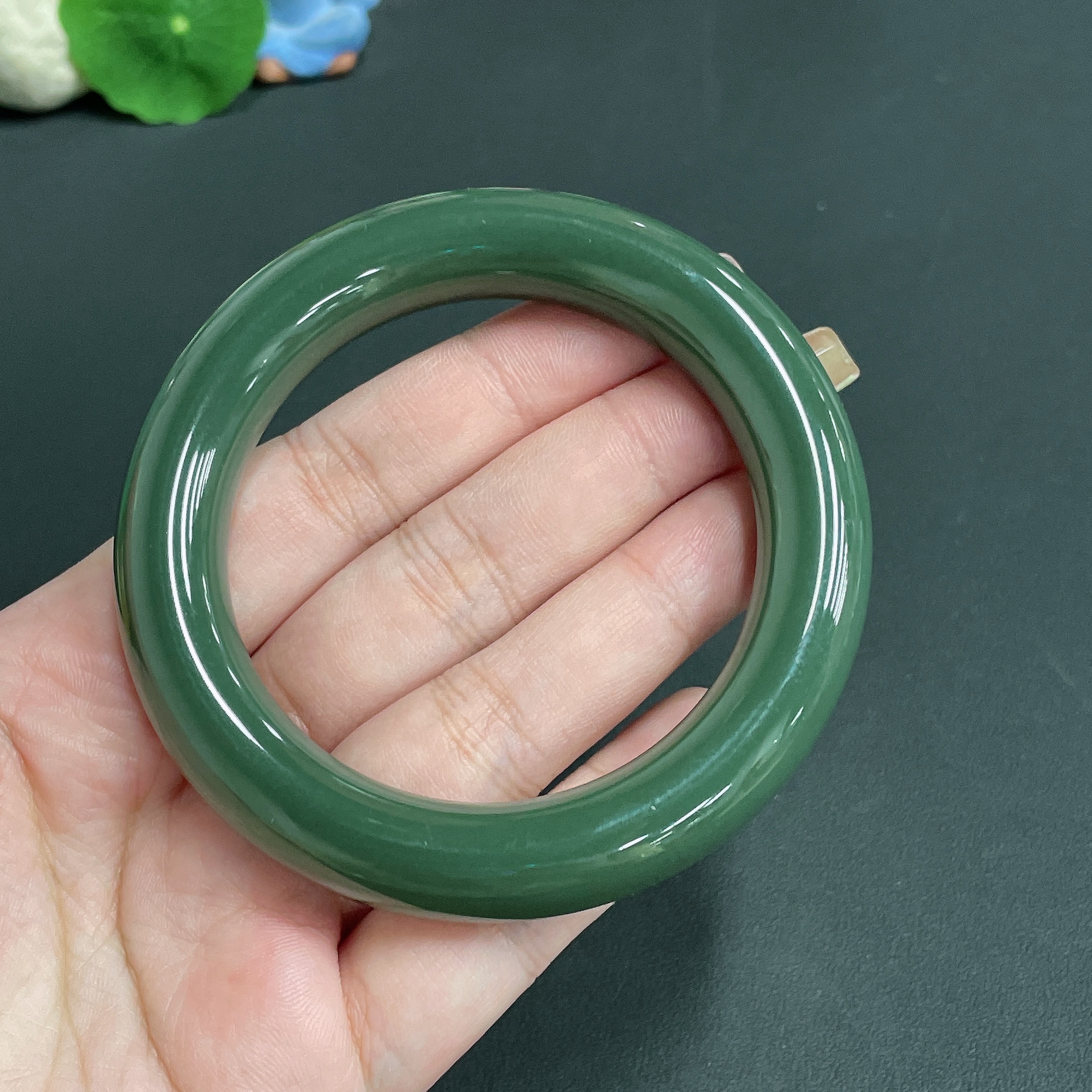 H20284724 Hetian Jade Round Bangle Size 57.6 Total Weight Approx. 81.24g