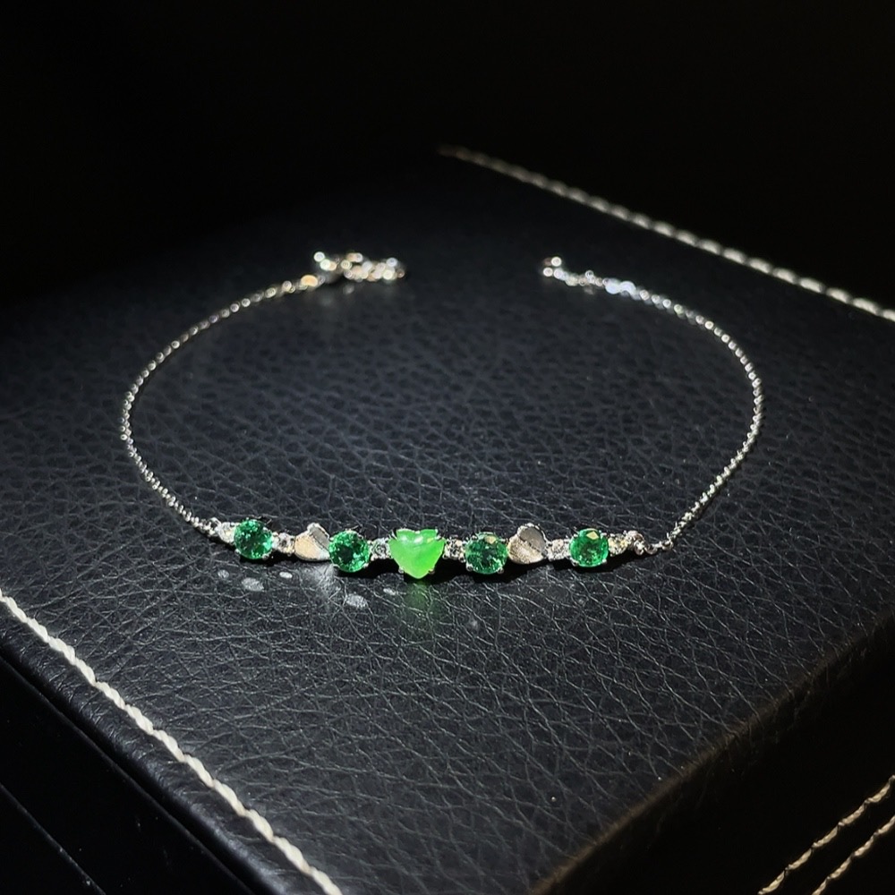 C31576276 Emerald Bracelet Set in 18k Gold, Total Weight Approx. 1.75g, Clarity Enhanced, Accented with Diamonds and Jadeite