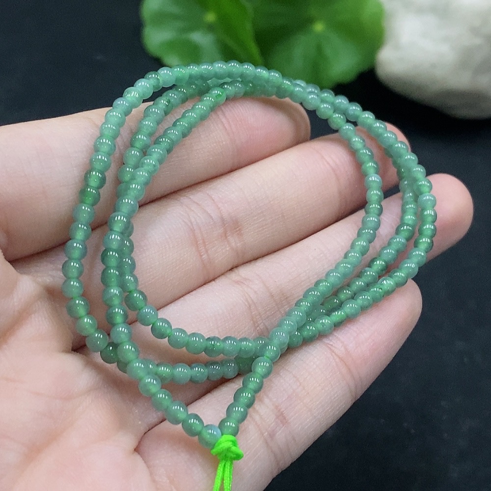 F34057467 Jadeite bead necklace approx. 3mm, total weight approx. 7.6g