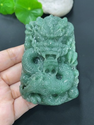 F41906925 翡翠挂件龙牌 货品总约重149.7g
