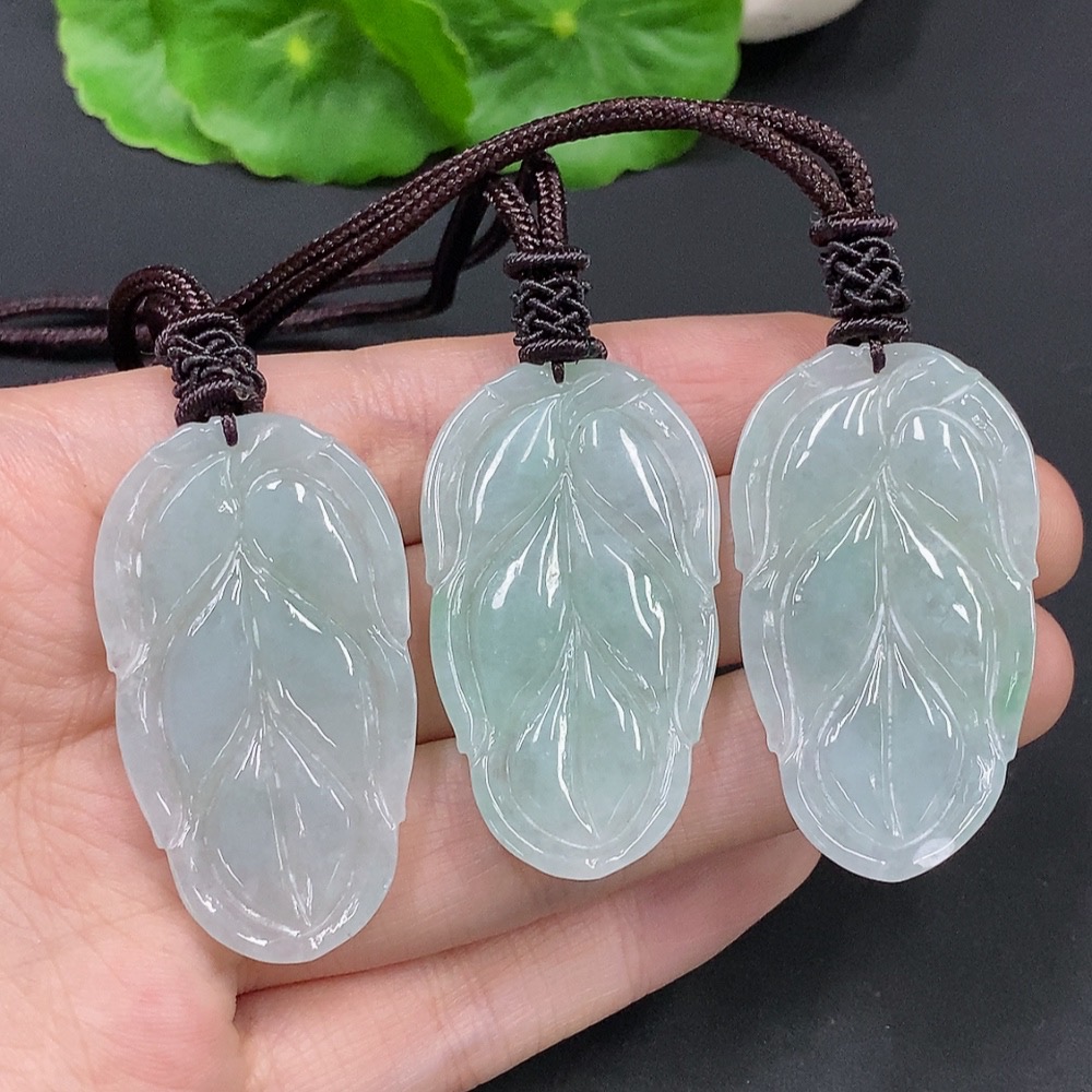 F25893167 JadeiteLeaf Pendant
