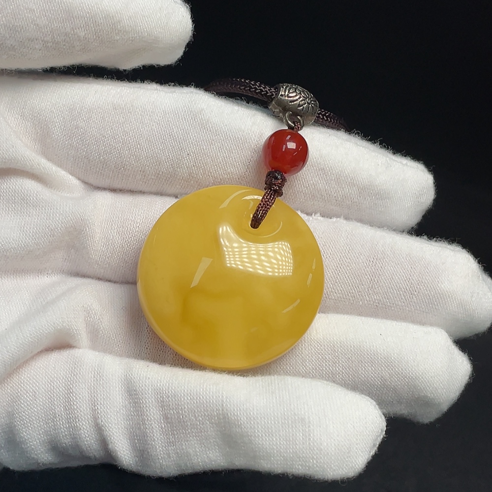 C34040049 Amber Beeswax Pendant with Non-Natural Accent Stones, Total Weight Approx. 11.85g Including Cord
