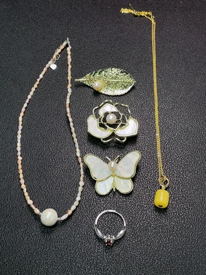 C34949719 Amber & Beeswax + Pearl + Garnet Jewelry Non-Gold Total Weight Approx. 44.2g Sell as a Lot