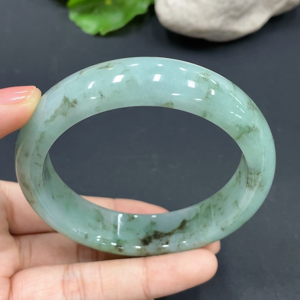 F20201599 Jadeite Round Bangle Size 58.3 Containing Other Mineral Components Total Weight 74.321g