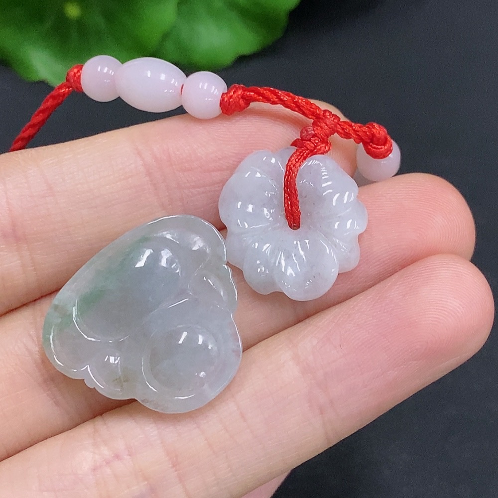 F32806924 Jadeite Pendant Sell as a Lot with Non-Jadeite Beads