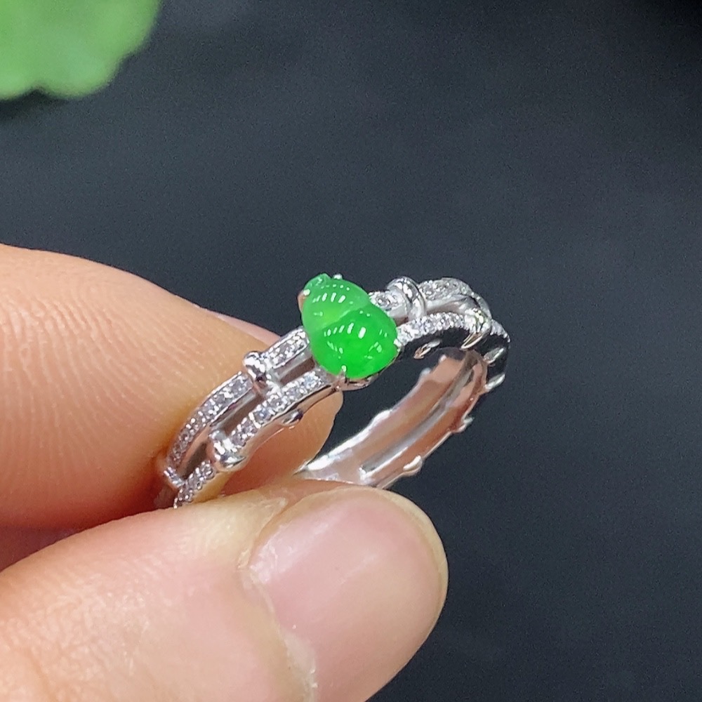 F26970483 Jadeite Inlaid Ring 18k Size 14 Total Weight Approx. 3g