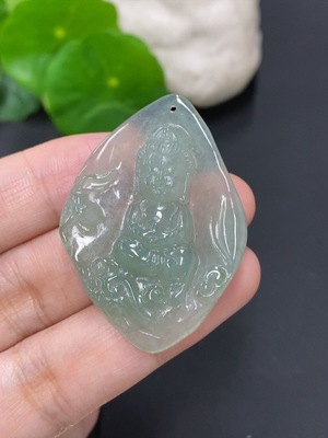 F42972253 翡翠观音挂件 货品总重约9克