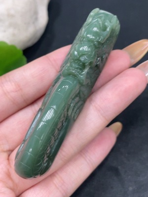 H32705101 Hetian Jade Pendant - The Dragon Roams the World