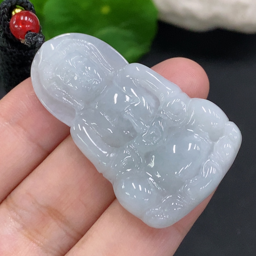 F34961919 Jadeite Guanyin Pendant Total weight including rope approx. 13.6g (accompanying beads non-A)