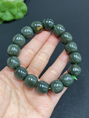 H32771871 Hetian Jade Bracelet, approx. 13.6mm beads, total weight approx. 73.3g