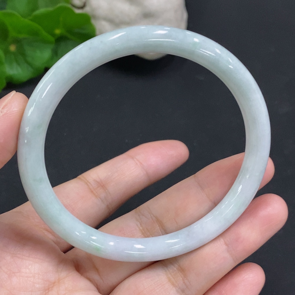 F35126228 Jadeite Round Bangle Size 60.2 Total Weight About 29.6g