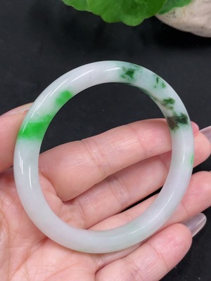 F34033384 Jadeite round bracelet, size 54.2, total weight approximately 32.3g