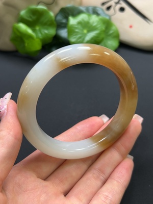 H42980551 和田玉正圈手镯 圈口55.7mm 总重约57.5g