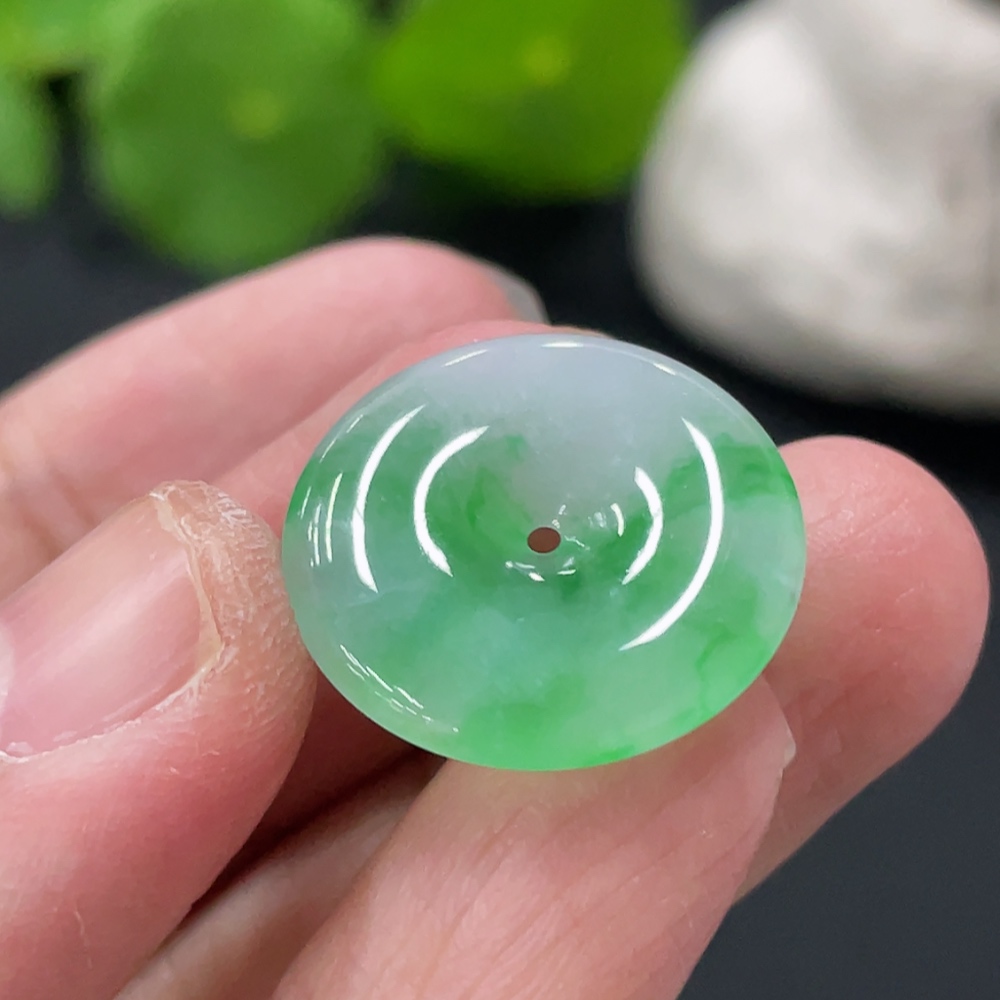 F32756084 JadeitePeace Pendant