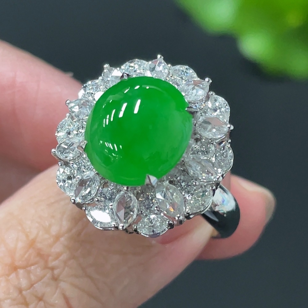 F25868619 Jadeite Cabochon Inlaid Ring 18k Gold Setting Size 14 Approx. 7.7g