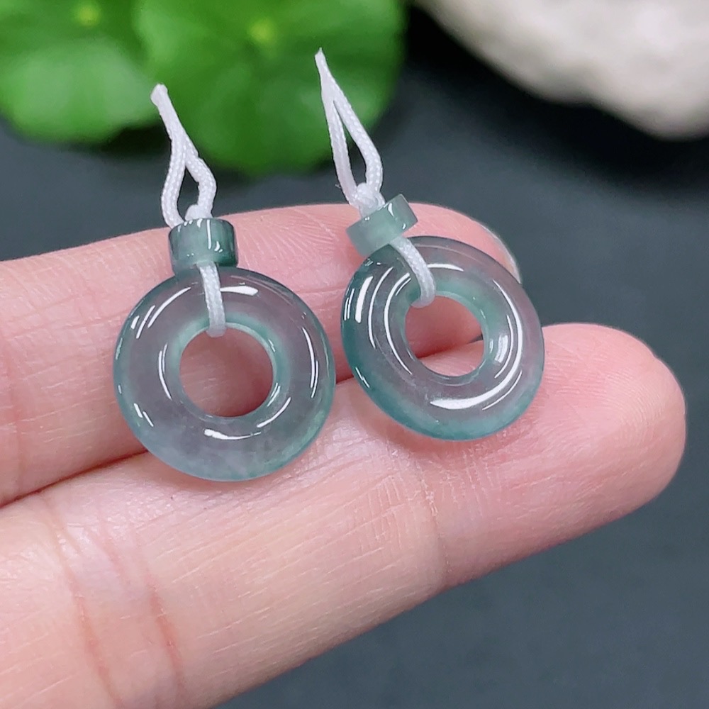 F21420554 Jadeite Donut Pendant