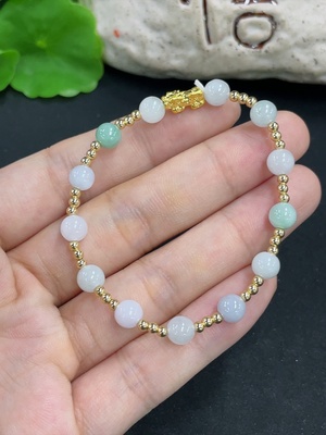 F46562364 翡翠手串 小珠子18k 其余含金量99% 货品总重约5.09g  卡5.8mm左右