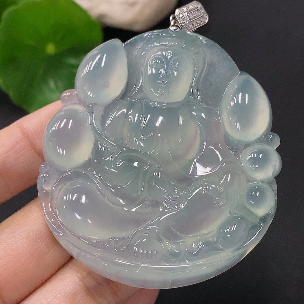 F35088184 Jadeite Guanyin Pendant, Total Weight Approx. 34.1g, 18K Gold Clasp, Set with Diamonds