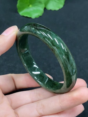 F32695419 翡翠正圈手镯 圈口52 货品总重约42.35g