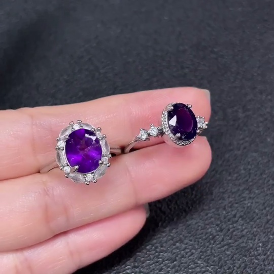 C34989726 Crystal Ring Non-Gold Adjustable Total Weight Approx. 5.26g Sell as a Lot