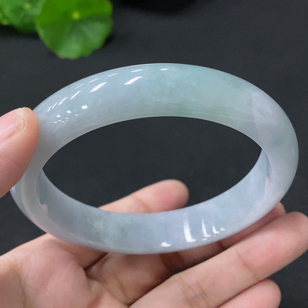 F22460940 Jadeite Round Bangle Size 59.6 Total Weight 58.169g