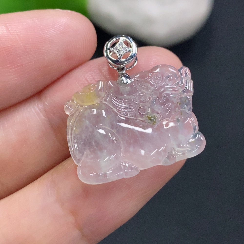 F30451005 jade pendant with 18K gold clasp, total weight approx. 3.2g (set with diamonds)