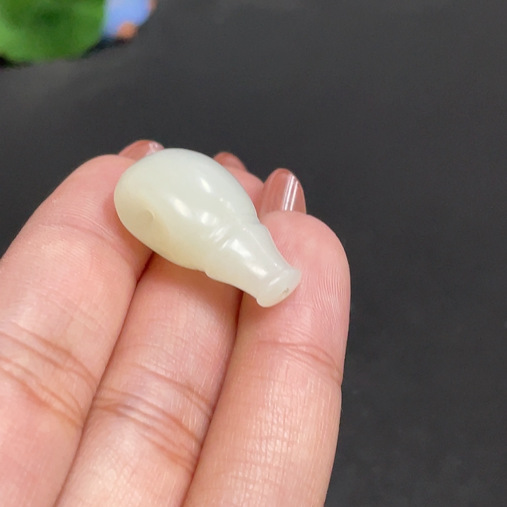 H34054671 Hetian Jade Pendant  Triple Pass  Total Weight: Approx. 6.2g