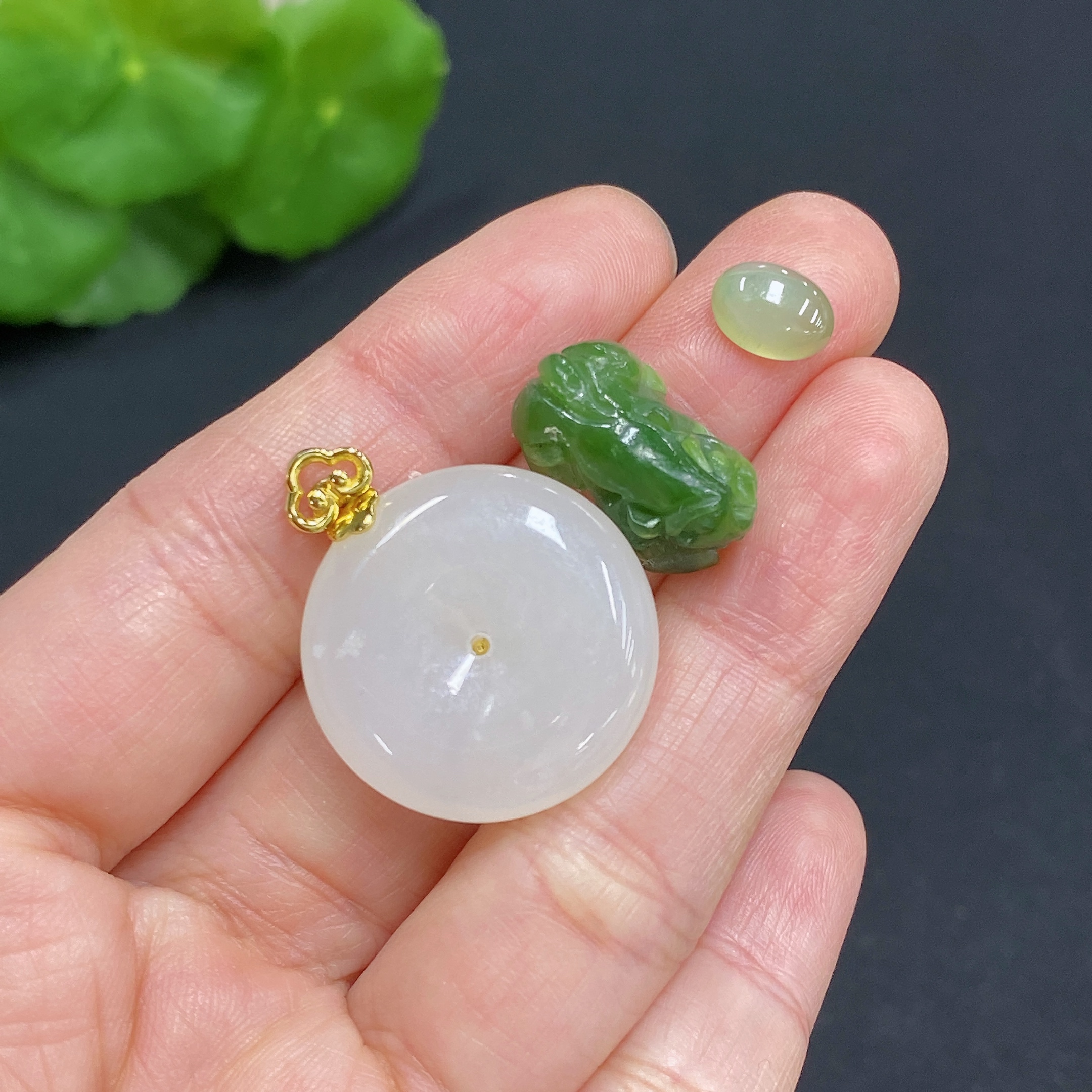 H29407516 Hetian Jade Pendant Non-Gold Total Weight Approx. 8g