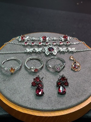 C34990011 Garnet Earrings + Pendant + Bracelet + Ring Adjustable Non-Gold Total Weight Approx. 23.17g Sell as a Lot